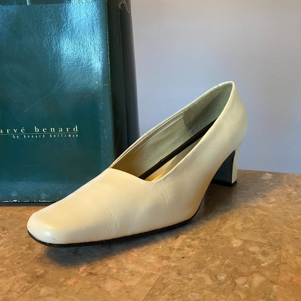 Harve Bernard Vintage Square Toe Heels Winter White 10W - Picture 2 of 8